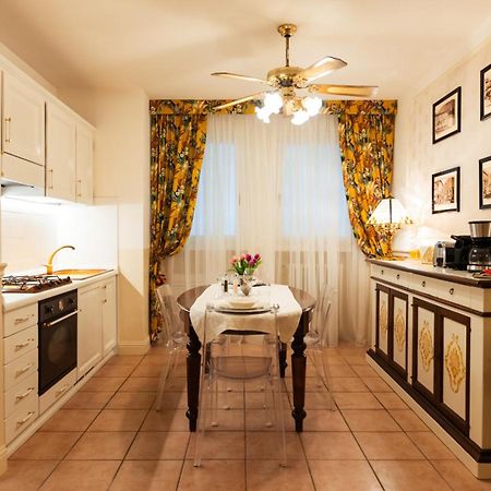 New Cozy Apartment - City Centre Lecco Exteriör bild