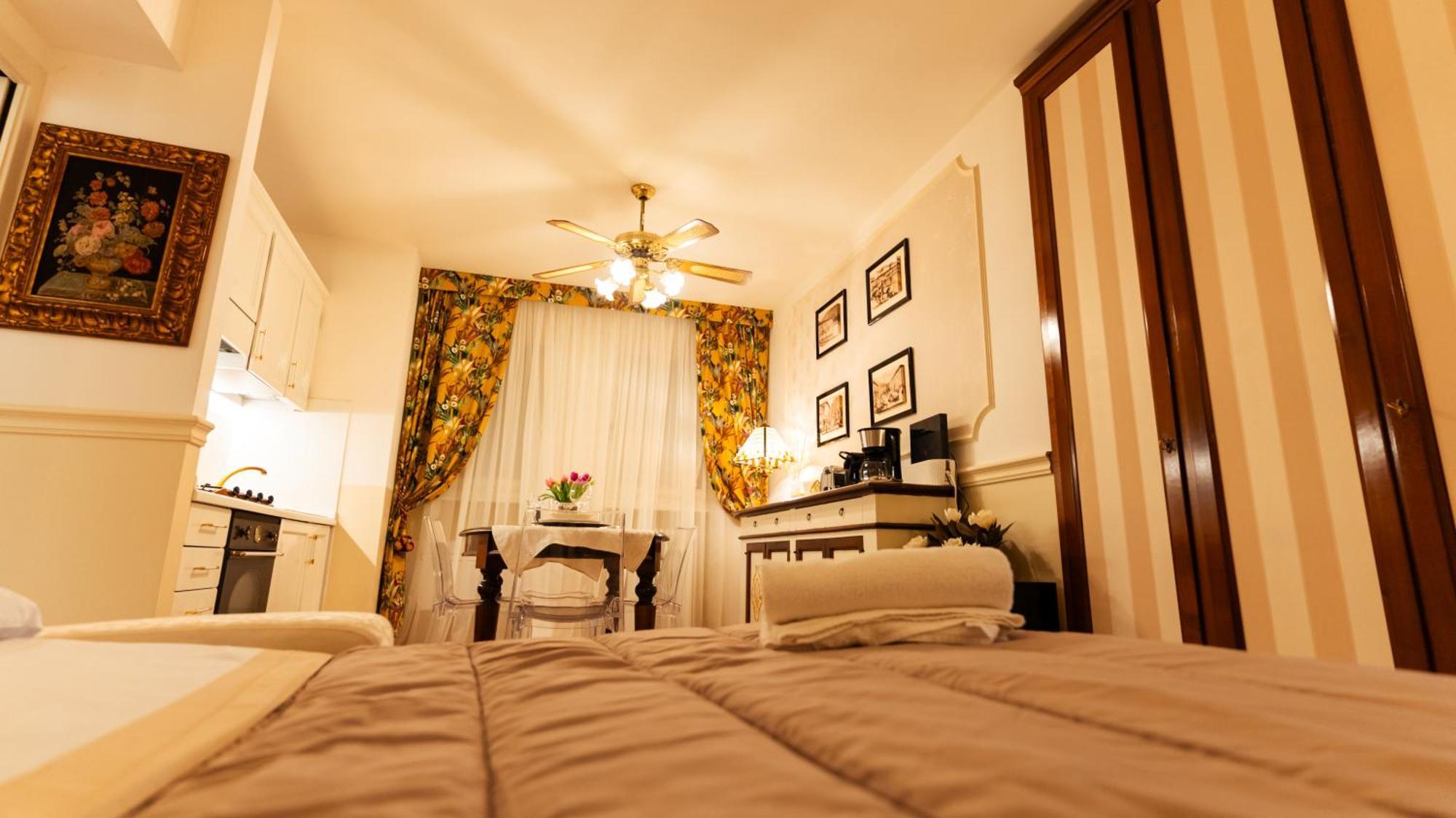 New Cozy Apartment - City Centre Lecco Exteriör bild