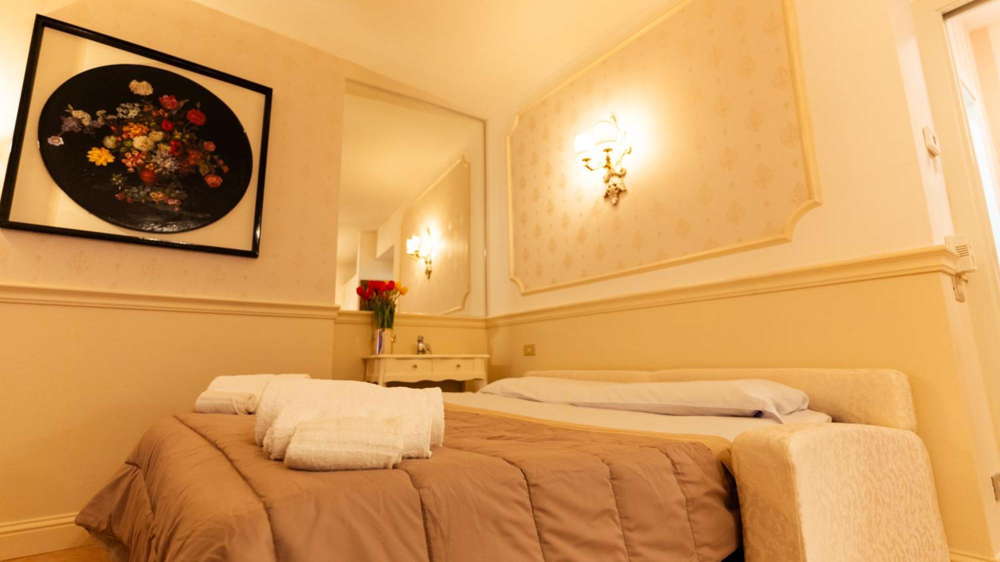 New Cozy Apartment - City Centre Lecco Exteriör bild