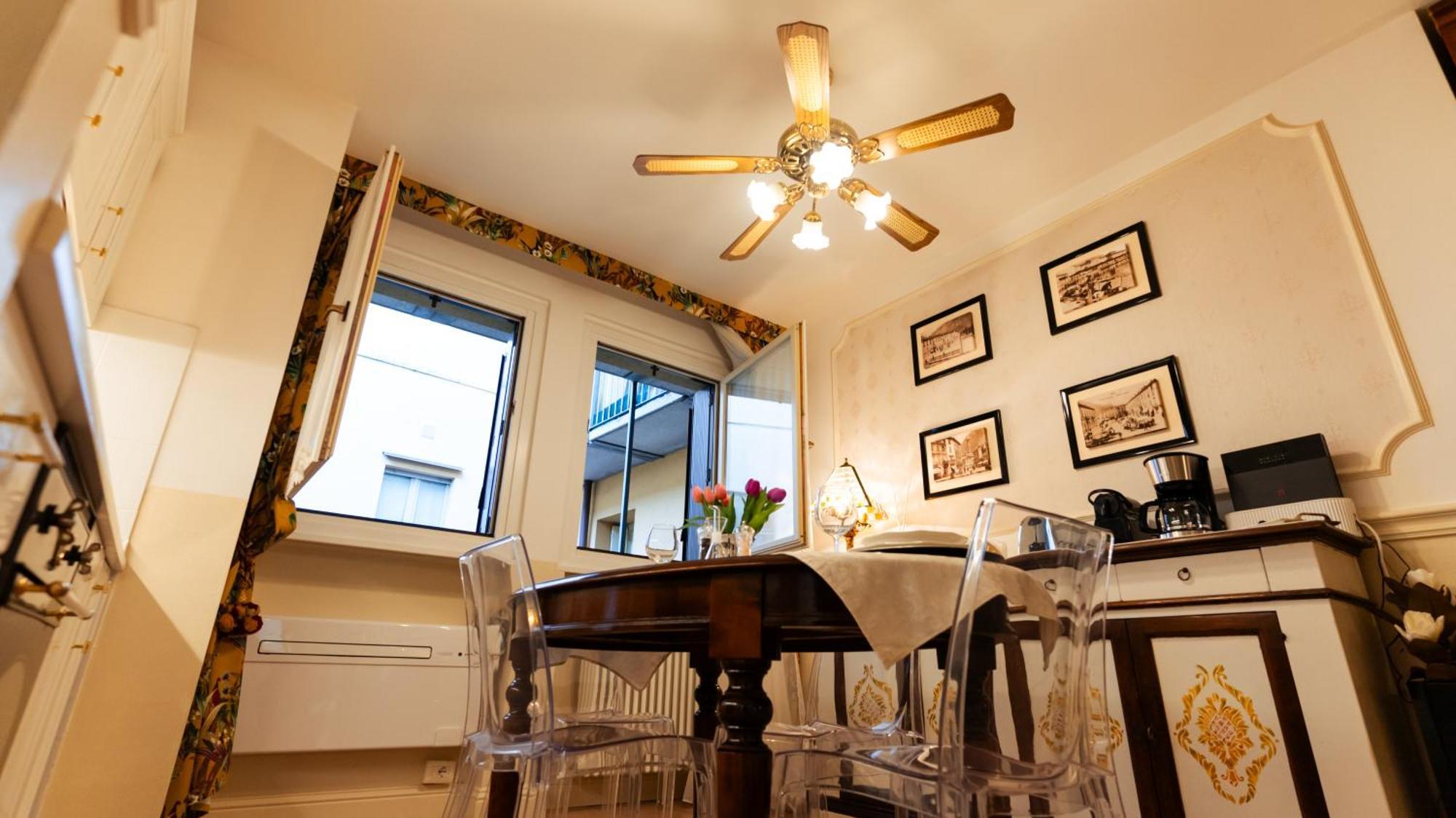 New Cozy Apartment - City Centre Lecco Exteriör bild